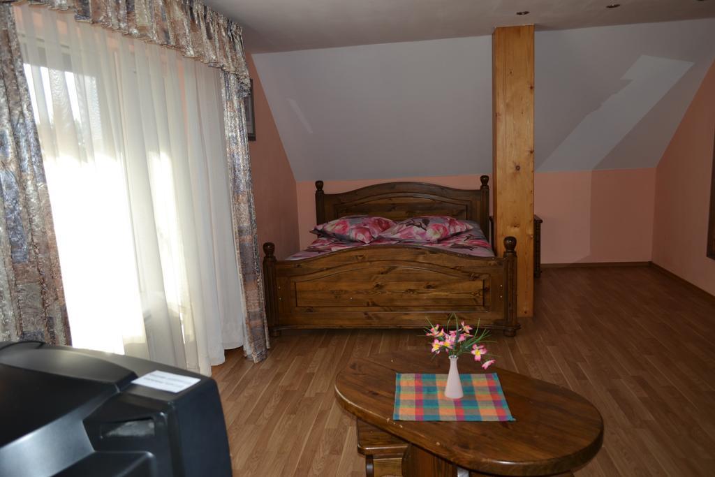Motelis Aka Kārsava Zimmer foto